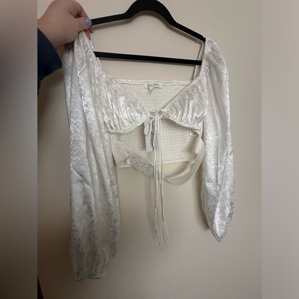 12th tribe white long sleeve crop top